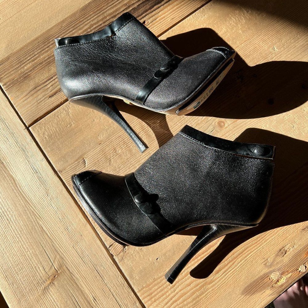 L.A.M.B. Gwen Stefani Black Peep Toe Stiletto Booties Size 9.5 NWT